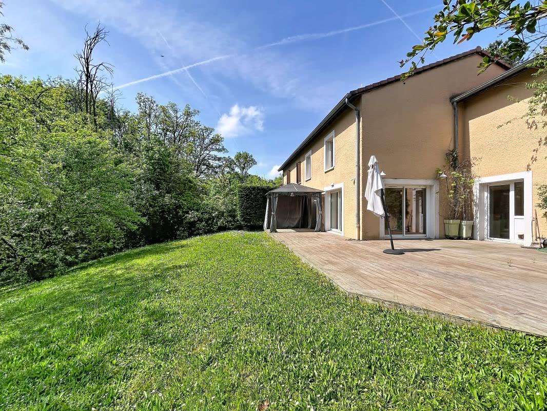 Maison meublée · 118 m² · jardin · garage · 69570 Dardilly