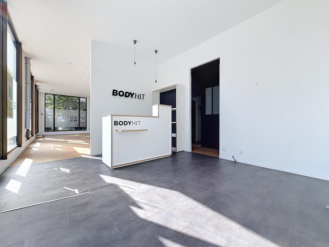 À louer · Local commercial de 106 m² · Lyon 69002, quartier Confluence