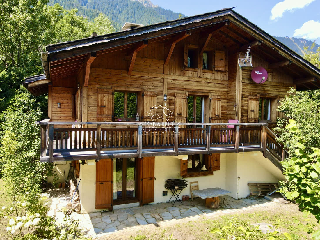 Rare aux praz de chamonix-chalet-5 chambres-1200 m² de terrain- vue mont blanc