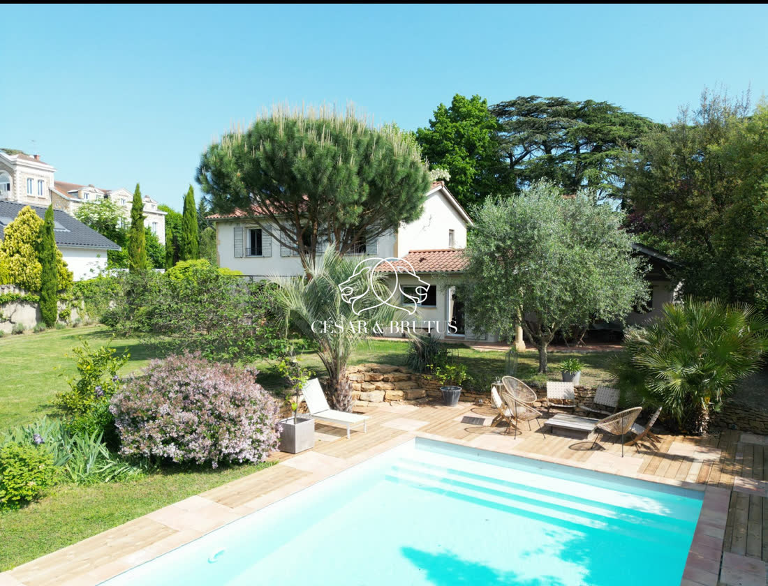 En exclusivité · Demeure de charme avec piscine · Chazay-d’Azergues