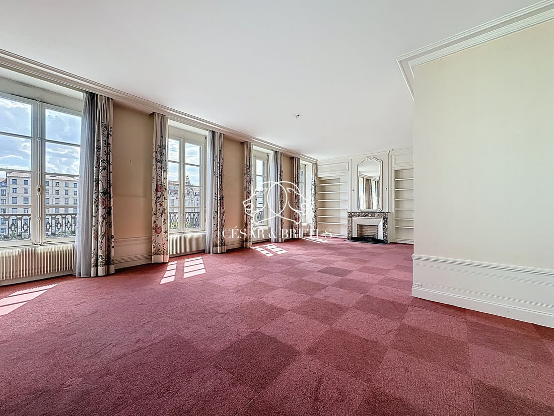 Lyon 2e Ainay / Carnot · Appartement de 165 m² à rénover
