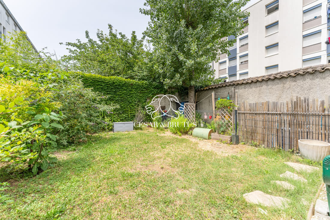 Charmant studio de 19 m² avec jardin privatif dans une ancienne maison de maître · Villeurbanne