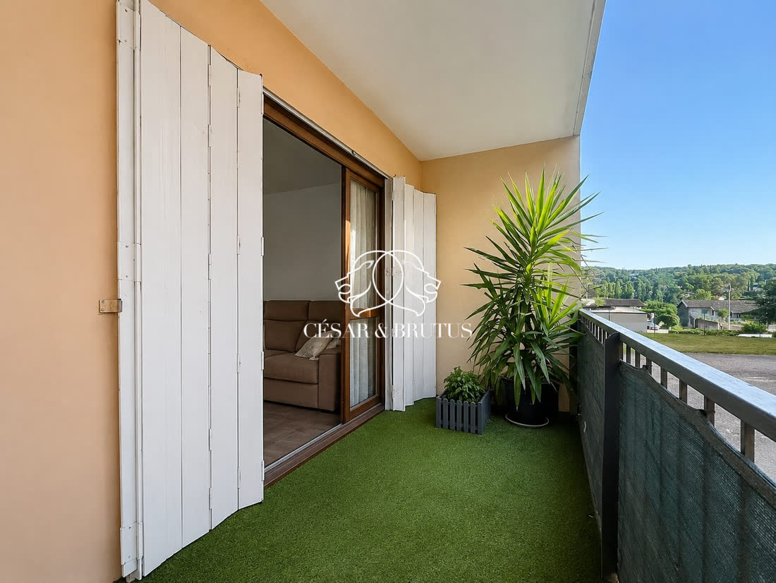 Pont eveque centre · t3/4 · 78m² · balcon- cave · place privative