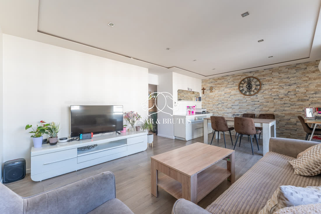 Appartement T4 decines berthaudiere