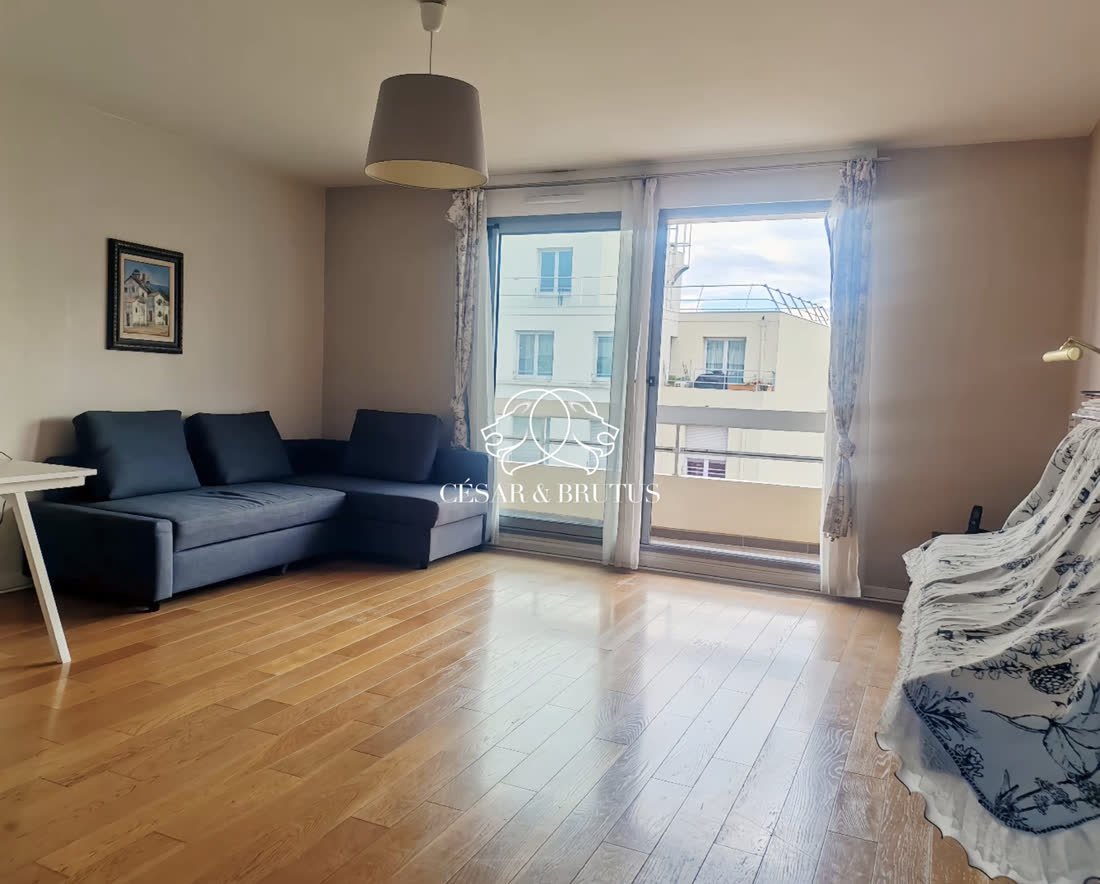 Villeurbanne/monchat · grand T4 110 m² rénové, calme, balcon et tram à proximité
