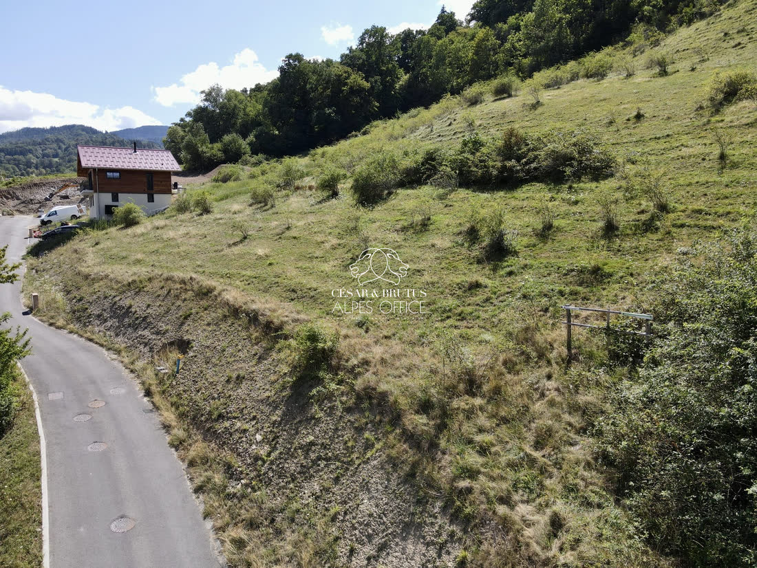 Sallanches centre-ville, terrain à bâtir viabilisé de 1020 M² env.