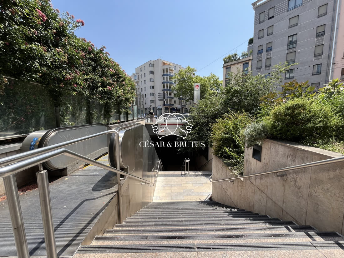Garage Parking à vendre Lyon