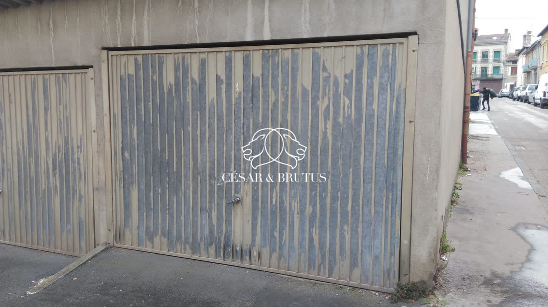 Lot de 11 garages